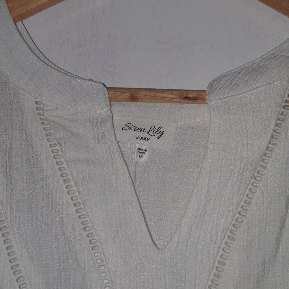 Ladies Gauzy sleeveless top